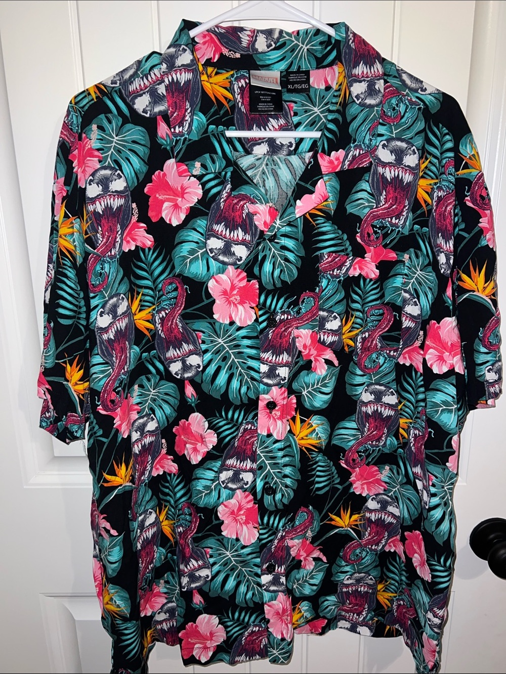 EUC! Marvel Venom Black Tropical Hawaiian Floral Button-Down Shirt size XL